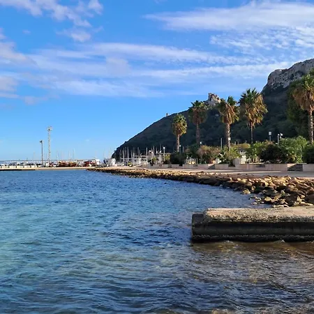 Giomari House アパート カリアリ